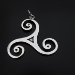 COLGANTE TRISQUEL AG